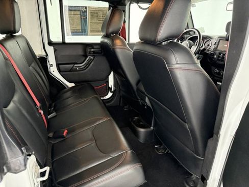 Used 2017 Jeep Wrangler Unlimited Rubicon AWD/4WD image 20
