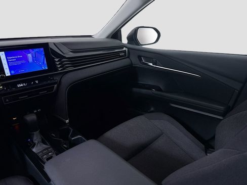 Used 2025 Toyota Camry LE FWD image 23