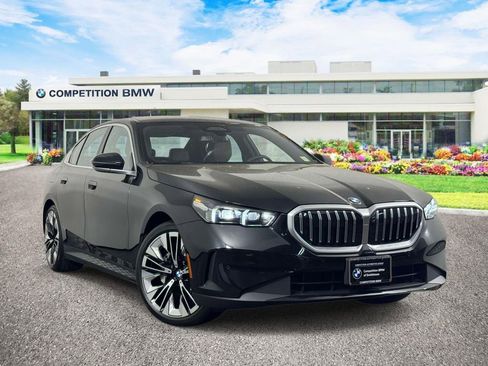 Used 2026 BMW 530i xDrive w/ Premium Package AWD/4WD image 1