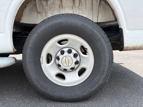 Used 2025 Chevrolet Express 2500 w/ Driver Convenience Package RWD image 18