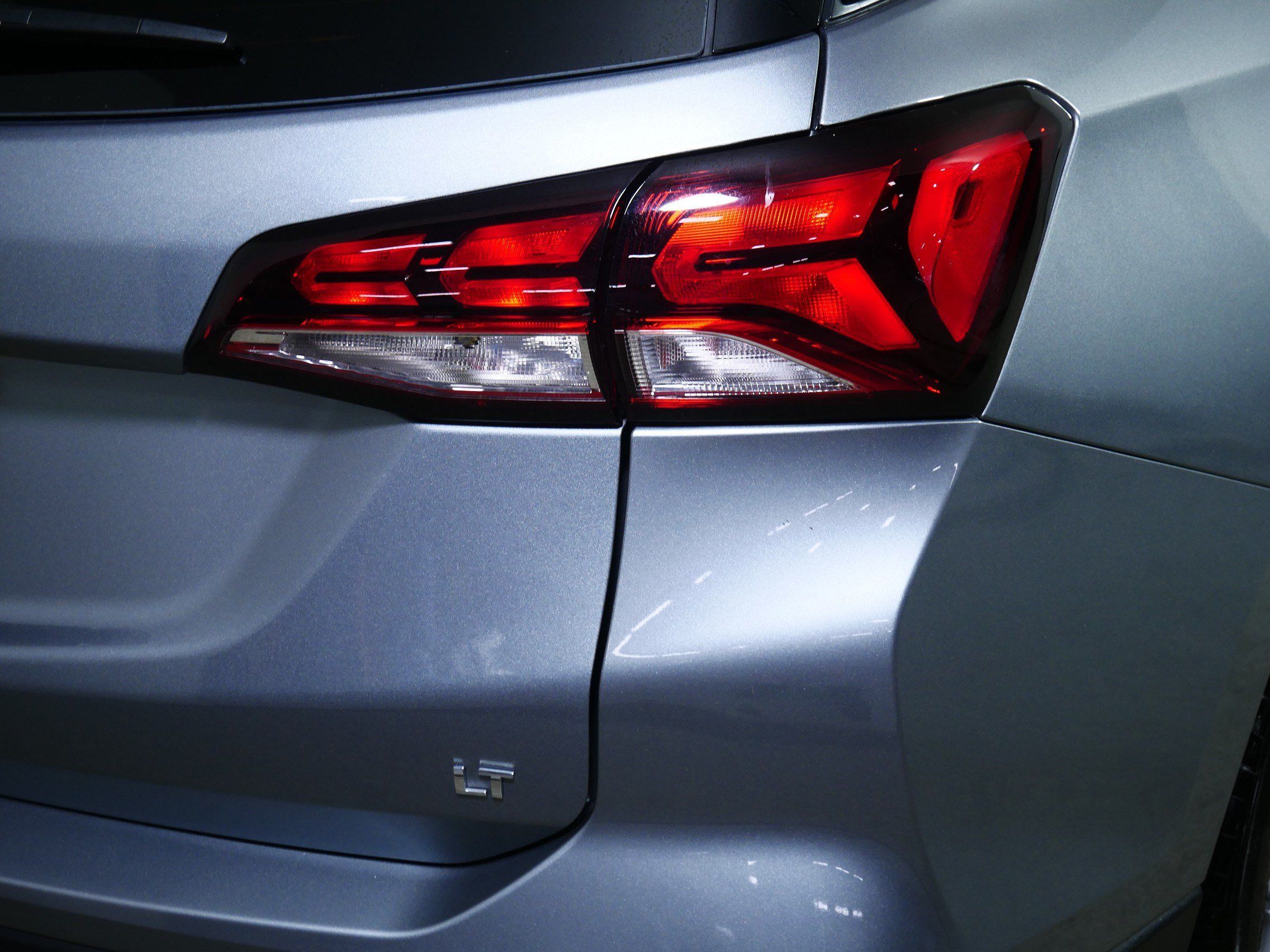 Used 2024 Chevrolet Equinox LT FWD image 17