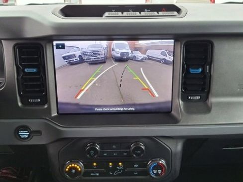 Used 2024 Ford Bronco Black Diamond image 19