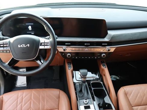 Used 2025 Kia Telluride AWD image 32