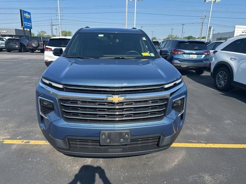 Used 2024 Chevrolet Traverse LT AWD/4WD image 6