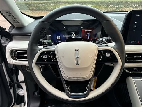 New 2026 Lincoln Aviator Premiere image 14