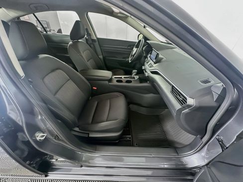 Used 2024 Nissan Altima 2.5 S FWD image 29