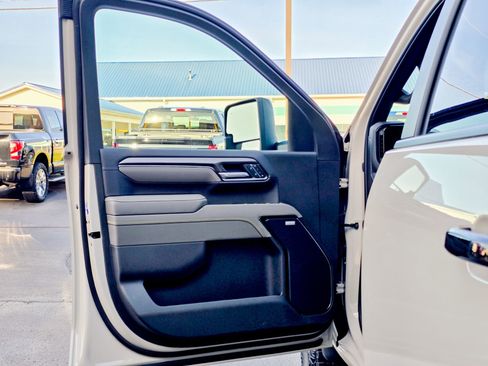 Used 2026 Chevrolet Silverado 2500 ZR2 w/ LPO, Dark Essentials Package image 23