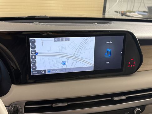 Used 2023 Hyundai Palisade Limited FWD image 19