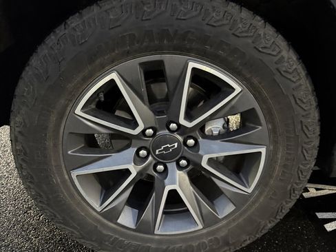 Used 2023 Chevrolet Tahoe Z71 w/ Z71 Off-Road Package image 23