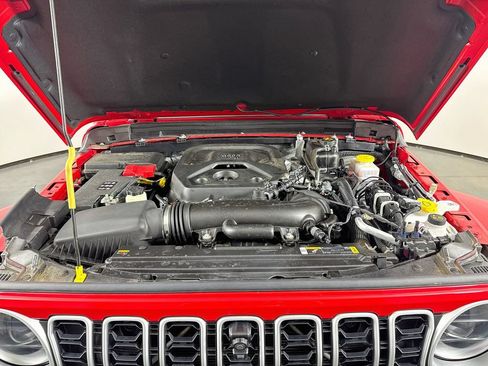 Used 2024 Jeep Wrangler Unlimited Sahara w/ Technology Group AWD/4WD image 32