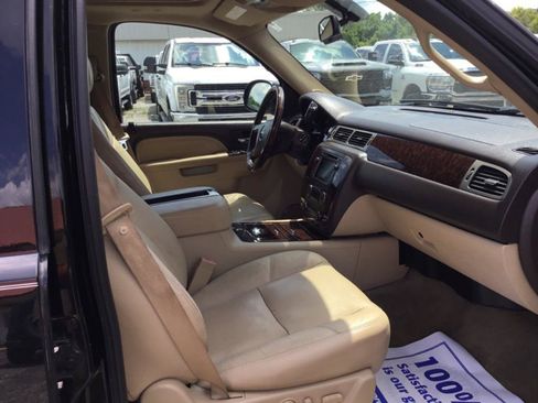 Used 2010 GMC Yukon XL Denali AWD/4WD image 43