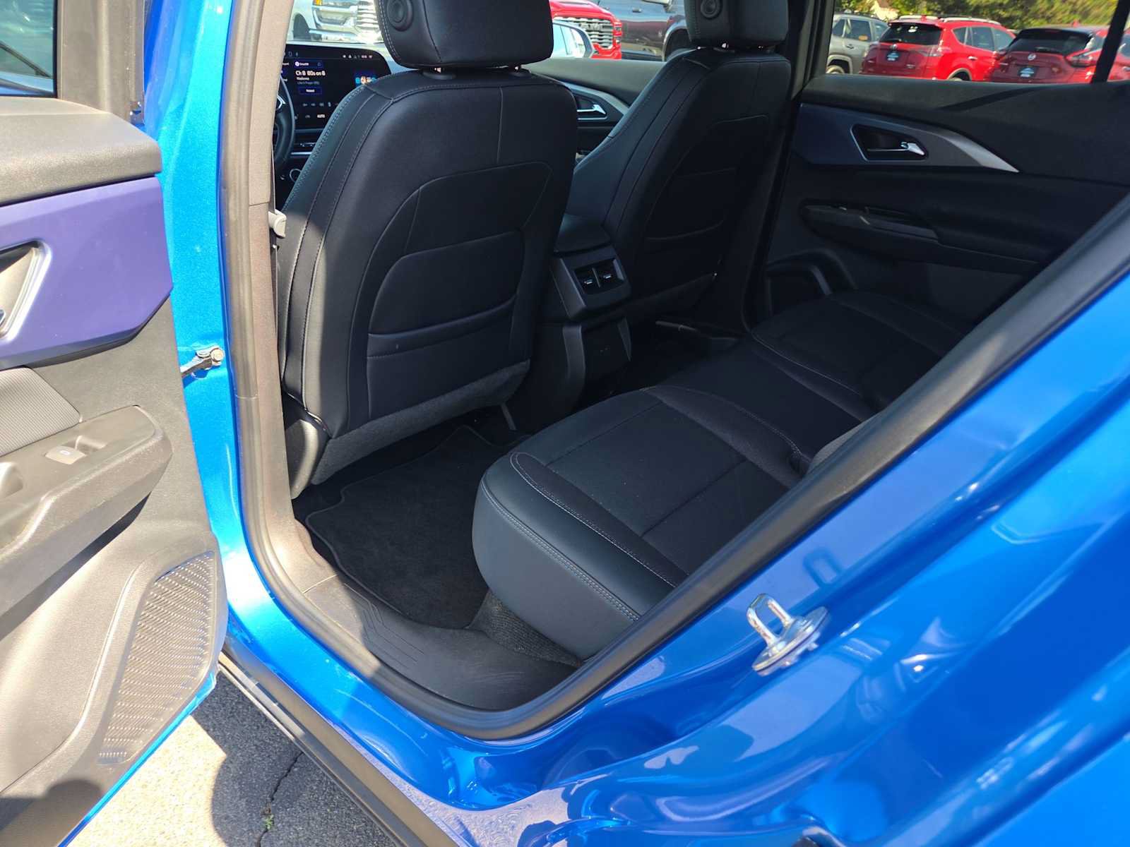Used 2024 Chevrolet Equinox EV LT FWD image 20