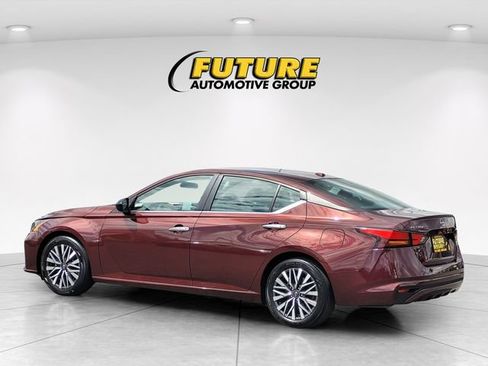 Certified 2025 Nissan Altima 2.5 SV FWD image 7