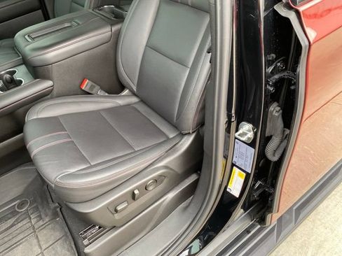 Used 2023 Chevrolet Tahoe RST w/ RST Performance Edition AWD/4WD image 17