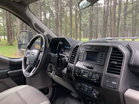 Used 2022 Ford F250 XL w/ Power Equipment Group image 22