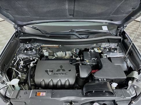 Used 2019 Mitsubishi Outlander SEL image 33