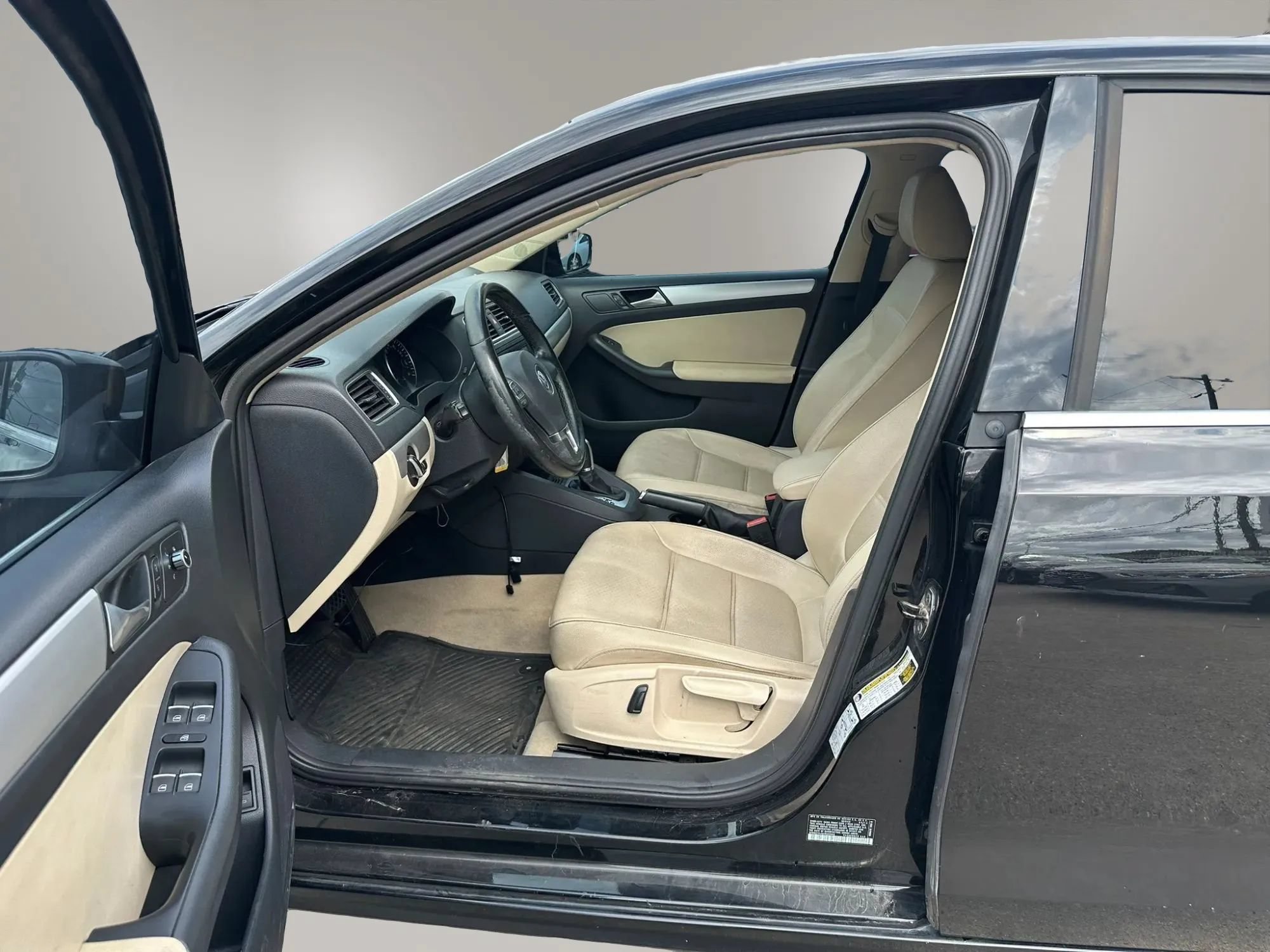 Used 2014 Volkswagen Jetta SE FWD image 4