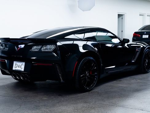 Used 2015 Chevrolet Corvette Z06 w/ 3LZ Preferred Equipment Group image 6