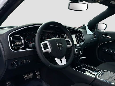 Used 2014 Dodge Charger R/T RWD image 4