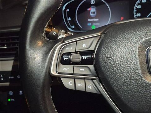 Used 2020 Honda Accord Touring image 12
