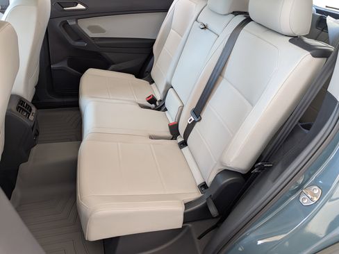 Used 2021 Volkswagen Tiguan SEL image 18