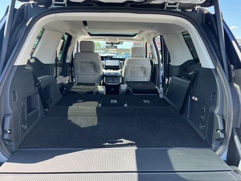 Used 2025 Ford Expedition Active AWD/4WD image 39