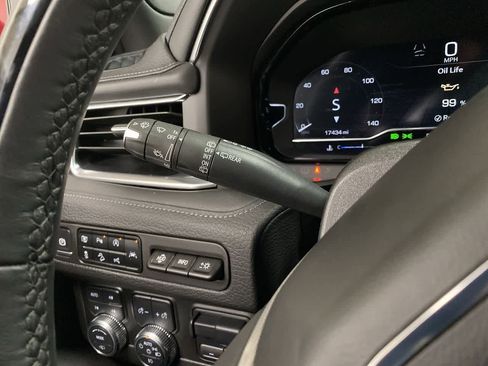 Used 2024 GMC Yukon Denali w/ Advanced Technology Package image 22