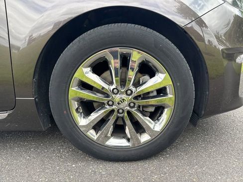 Used 2017 Kia Sedona SX Limited FWD image 11