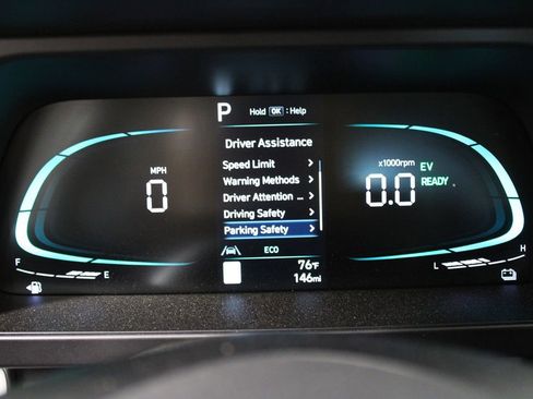 Used 2025 Hyundai Elantra Blue image 18