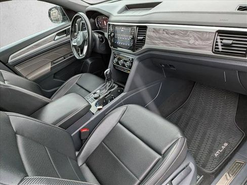Used 2022 Volkswagen Atlas Cross Sport SE image 20