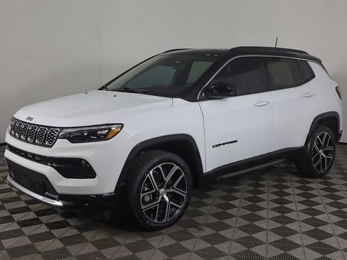 Used 2024 Jeep Compass Limited w/ Elite Group image 11