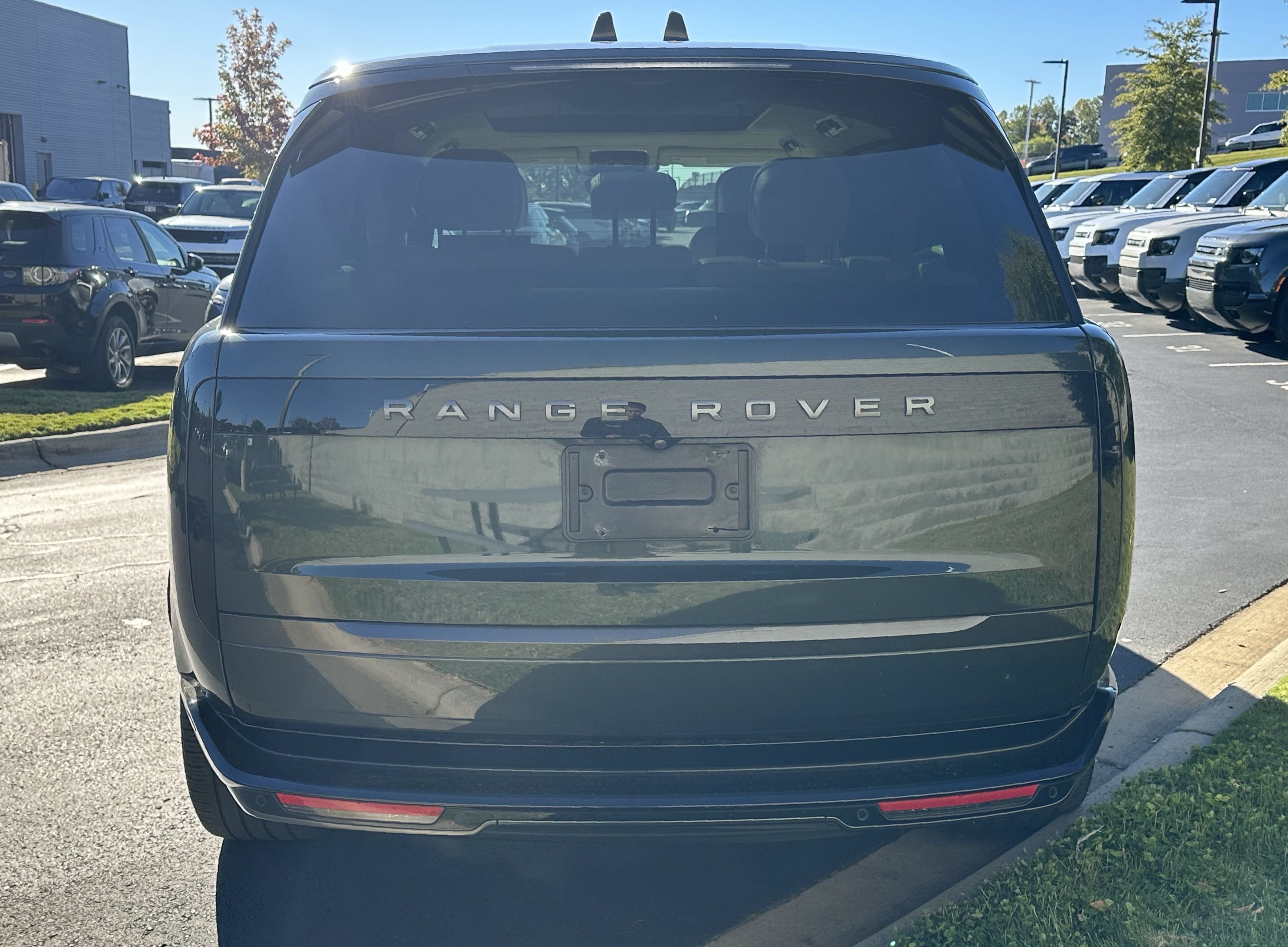 Used 2024 Land Rover Range Rover Long Wheelbase SE AWD/4WD image 6