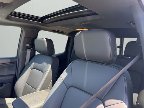 New 2025 GMC Canyon Elevation w/ Convenience Package image 32