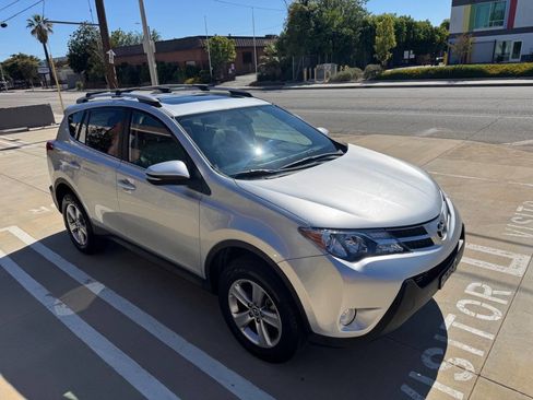 Used 2015 Toyota RAV4 XLE FWD image 7
