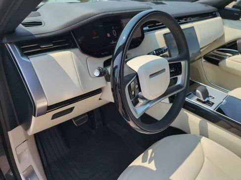 New 2026 Land Rover Range Rover Long Wheelbase SE AWD/4WD image 7