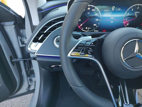 Used 2025 Mercedes-Benz E 350 Sedan image 5