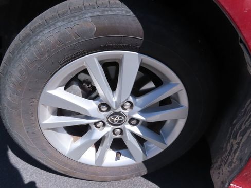 Used 2025 Toyota Camry LE FWD image 15
