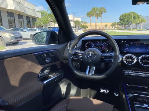 Used 2026 Mercedes-Benz GLB 250 image 3