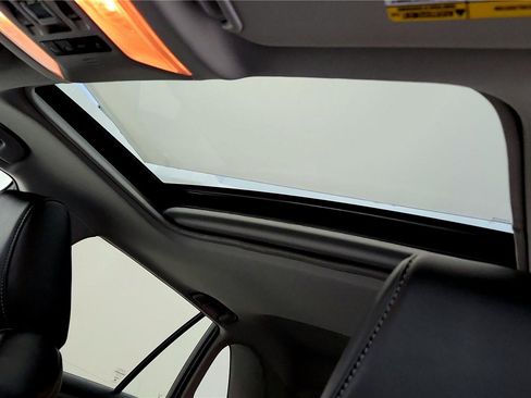 Used 2021 Toyota RAV4 XLE Premium AWD/4WD image 26