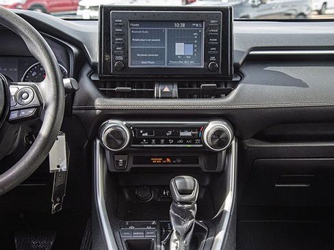 Used 2019 Toyota RAV4 LE image 11