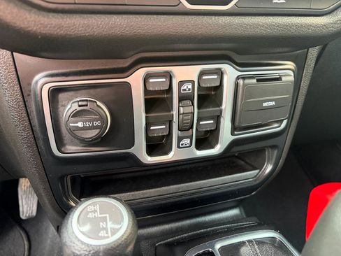 Used 2024 Jeep Gladiator Sport w/ Convenience Group image 19