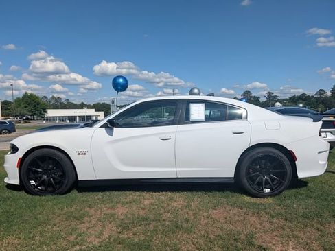 Used 2020 Dodge Charger R/T w/ Blacktop Package RWD image 27