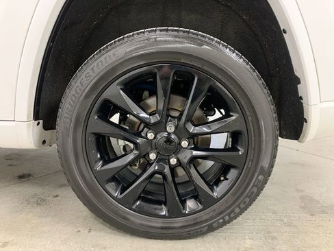 Used 2022 Jeep Grand Cherokee Laredo X image 23