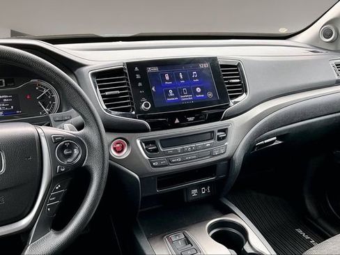 Used 2023 Honda Ridgeline Sport image 9