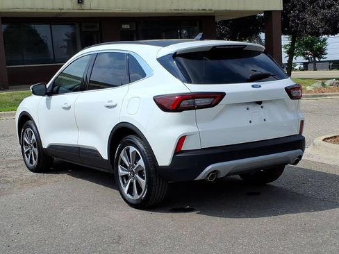 Used 2025 Ford Escape Platinum AWD/4WD image 3