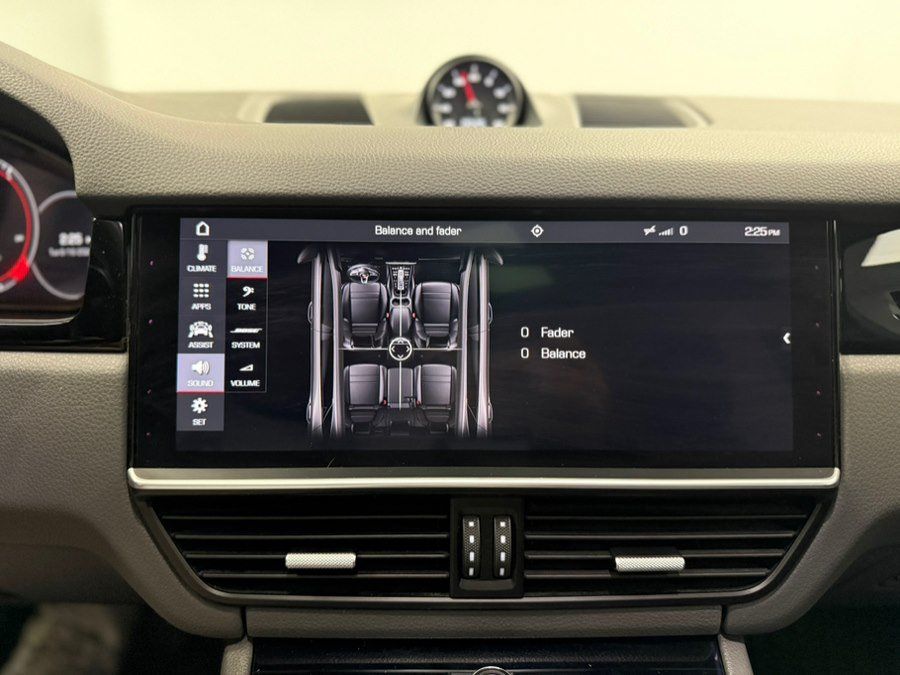 Used 2019 Porsche Cayenne S w/ Premium Plus Package AWD/4WD image 81