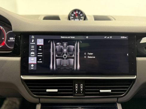 Used 2019 Porsche Cayenne S w/ Premium Plus Package AWD/4WD image 81