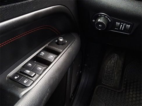 Used 2022 Jeep Compass Trailhawk w/ Trailhawk Convenience Group image 25