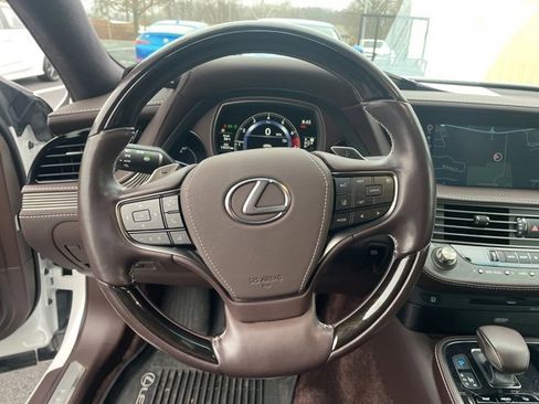 Used 2019 Lexus LS 500 AWD image 10