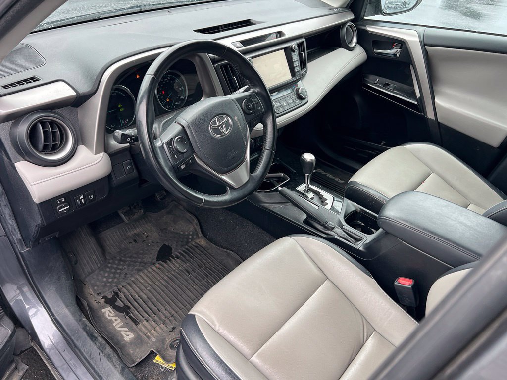 Used 2018 Toyota RAV4 Limited AWD/4WD image 9
